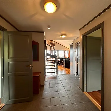 شقة Cozy Top-floor With Fireplace And Sauna