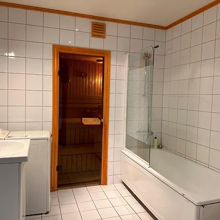 Cozy Top-floor With Fireplace And Sauna アパート *